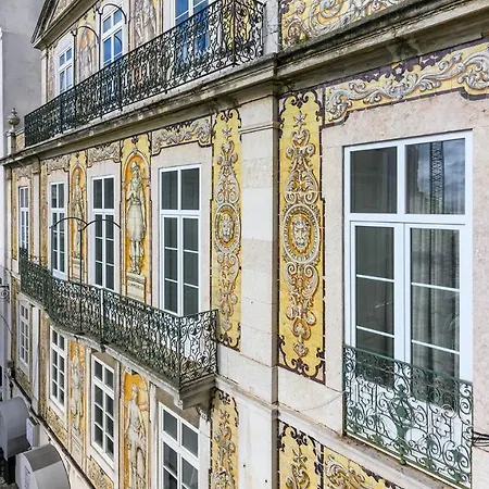 Plum Guide - Heartstring's Rush Lisbon